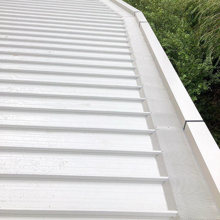  Guard mesh in position 