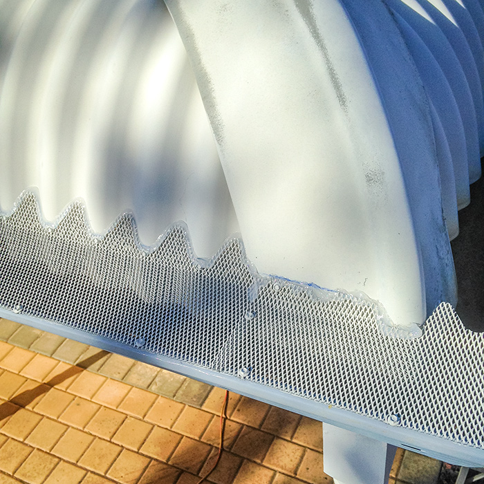  Mesh protection on a bull-nosed verandah 